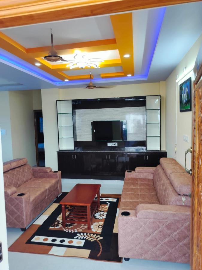 Servostay Tirupati New Luxurious Fully Furnished Flats Buitenkant foto